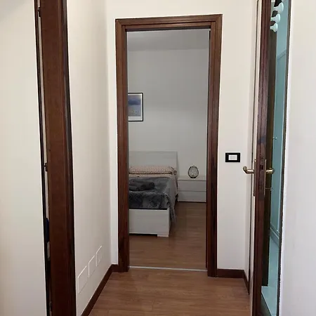 5' From Punta Gro With Free Swimming Pool Apartment Sirmione
