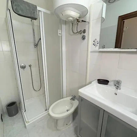 5' From Punta Gro With Free Swimming Pool Sirmione